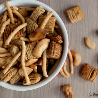 Slow Cooker Oriental Snack Mix