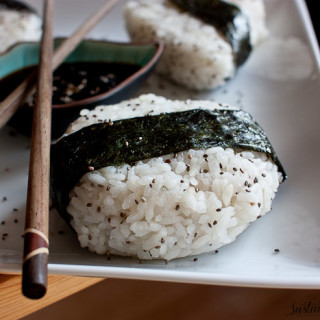 Chia Seed Onigiri (Japanese Rice Balls) // The Chia Seed Challenge + Meal Plan Monday Week 16