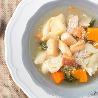 Slow Cooker Chicken and Vegetable Tortellini Soup