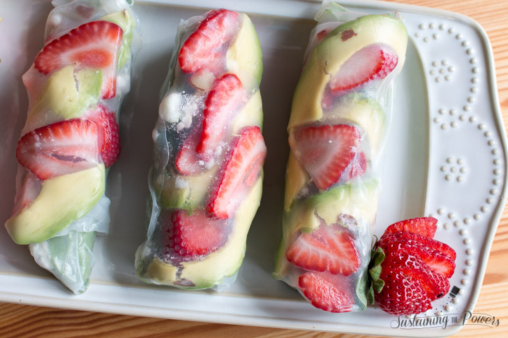 Roll up your salad so you can eat it on the go! Strawberry Avocado Mint Salad Spring Rolls