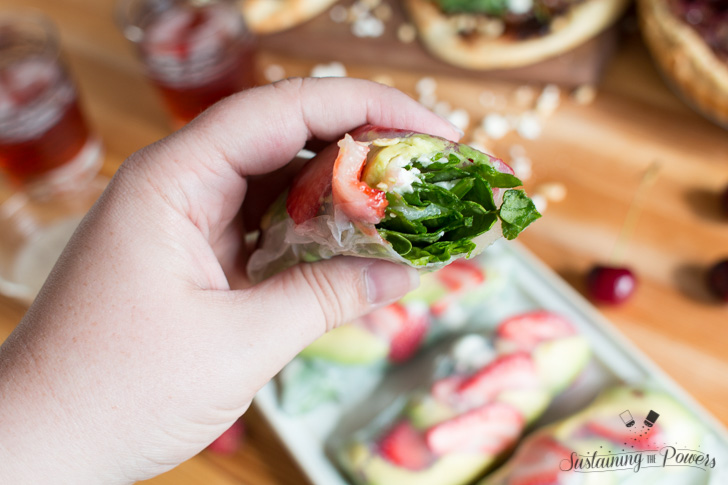 Roll up your salad so you can eat it on the go! Strawberry Avocado Mint Salad Spring Rolls