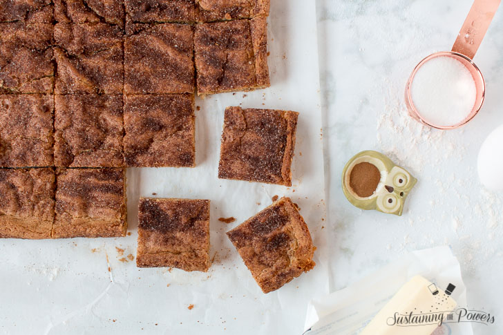 How to Make Pumpkin Spice Snickerdoodle Cookie Bars | These cookie bars take the best of your favorite snickerdoodle cookies and add pumpkin spice! They end up as chewy and soft cookies, and are already the most requested recipe in our house! Click through to learn how to make your own this Fall! 