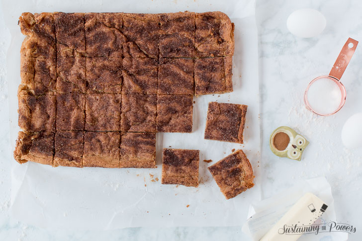 How to Make Pumpkin Spice Snickerdoodle Cookie Bars | These cookie bars take the best of your favorite snickerdoodle cookies and add pumpkin spice! They end up as chewy and soft cookies, and are already the most requested recipe in our house! Click through to learn how to make your own this Fall! 